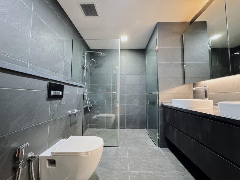 Maple Woods, 985 Bukit Timah Road, Clementi Park / Upper Bukit Timah, 2 Bedrooms, 915 sqft, Condominium For Sale, by Alexis Quek, 60168825 - Bathroom - PropertyGuru.com.sg
