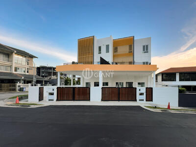 For Sale - ❤️GIANT⚡️LAST Unit! Exclusive List! Brand New 3-Storey Semi-D House