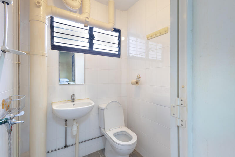 Unit 2 toilet 3
