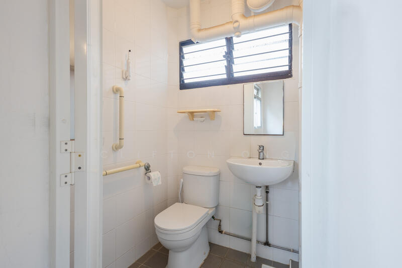 Unit 1 toilet 2