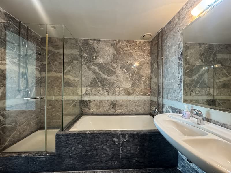 Riverside 48, 48 Robertson Quay, 1 Bedroom, 732 sqft, Apartment For Rent, by Jonathan Fok, 60169518 - Bathroom - PropertyGuru.com.sg