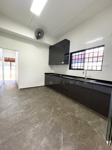 Newly Renovated Kitchen