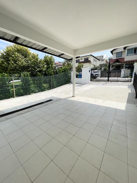 Wide and Spacious Front Porch