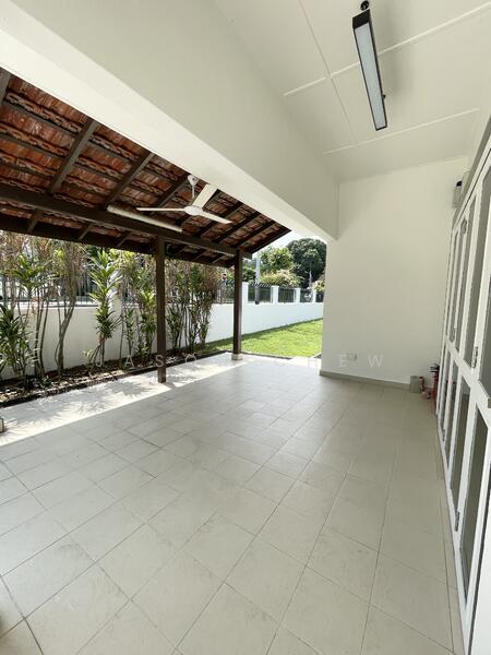 Sheltered Open Front Terrace 