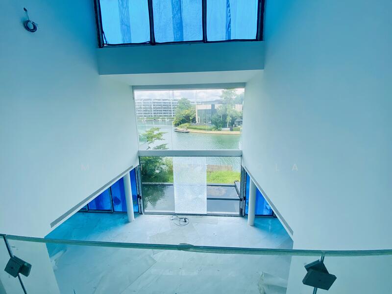2nd floor walk way 