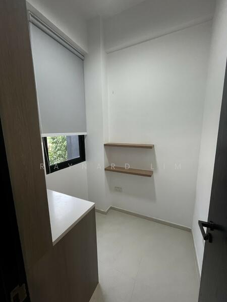 Study/ Linen Room