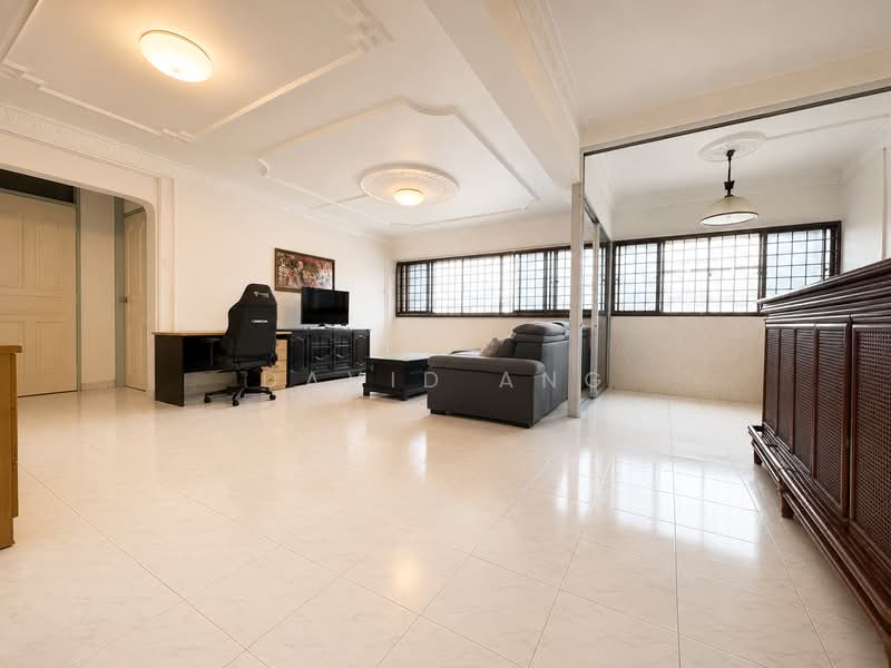805 Yishun Ring Road, 805 Yishun Ring Road, 3 Bedrooms, 1,313 sqft, HDB Flat For Sale, by David Ang, 60170230 - Living Room - PropertyGuru.com.sg