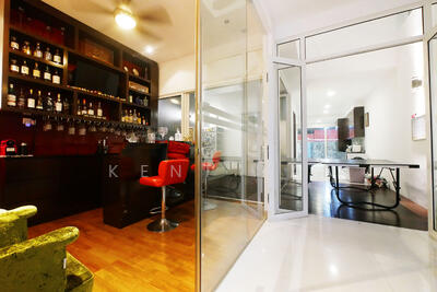 For Sale - Modern Freehold Terrace. 1km to Chij St Nics.