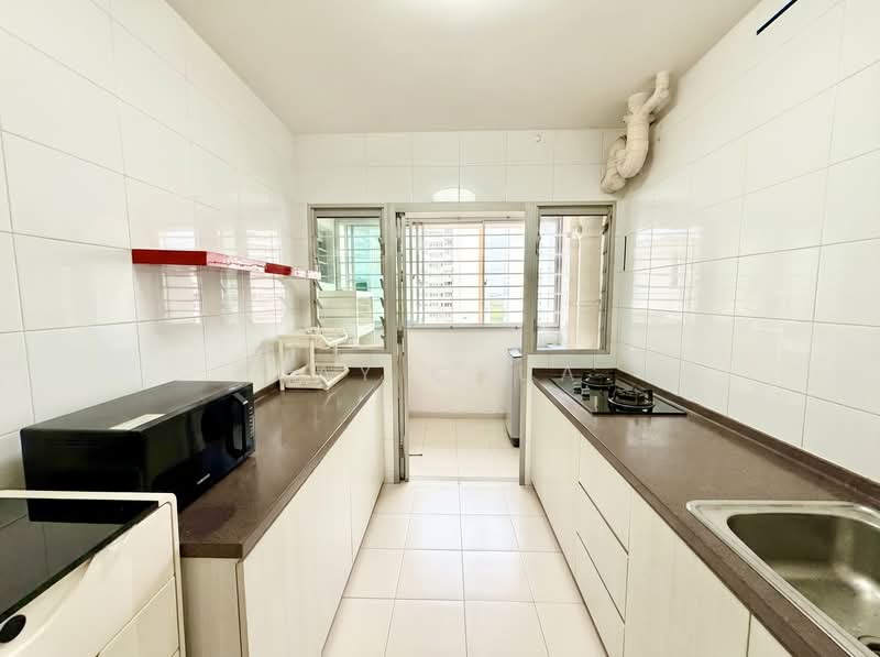 180C Rivervale Crescent, 180C Rivervale Crescent, 3 Bedrooms, 1,001 sqft, HDB Flat For Sale, by Jay Chua, 60170300 - Kitchen - PropertyGuru.com.sg