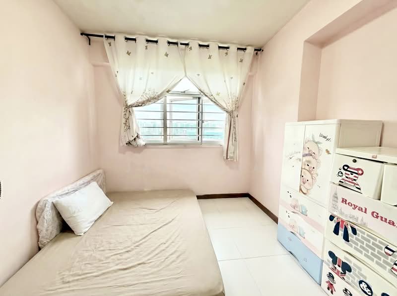 180C Rivervale Crescent, 180C Rivervale Crescent, 3 Bedrooms, 1,001 sqft, HDB Flat For Sale, by Jay Chua, 60170300 - Bedroom - PropertyGuru.com.sg