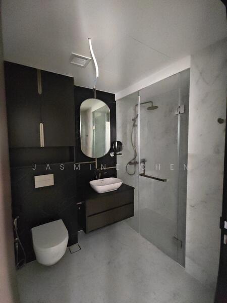 One Bernam, 1 Bernam Street, 2 Bedrooms, 829 sqft, Condominium For Rent, by Jasmine Chen, 60170313 - Bathroom - PropertyGuru.com.sg