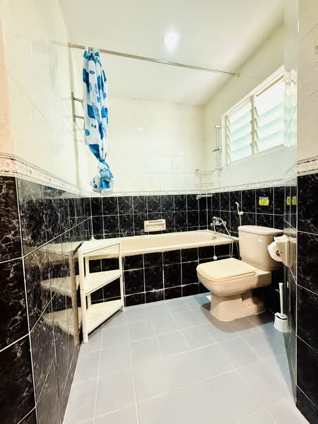 Melville Park, 16 Simei Street 1, Room Rental, 120 sqft, Apartment For Rent, by Steve Voon, 60170338 - R1 Bathroom - PropertyGuru.com.sg