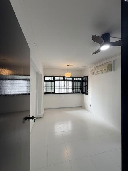 142 Lorong 2 Toa Payoh, 142 Lorong 2 Toa Payoh, Balestier / Toa Payoh, 3 Bedrooms, 968 sqft, HDB Flat For Rent, by Patricia Lok, 60170429 - Living Room - PropertyGuru.com.sg