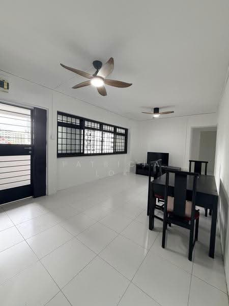142 Lorong 2 Toa Payoh, 142 Lorong 2 Toa Payoh, Balestier / Toa Payoh, 3 Bedrooms, 968 sqft, HDB Flat For Rent, by Patricia Lok, 60170429 - Living Room - PropertyGuru.com.sg