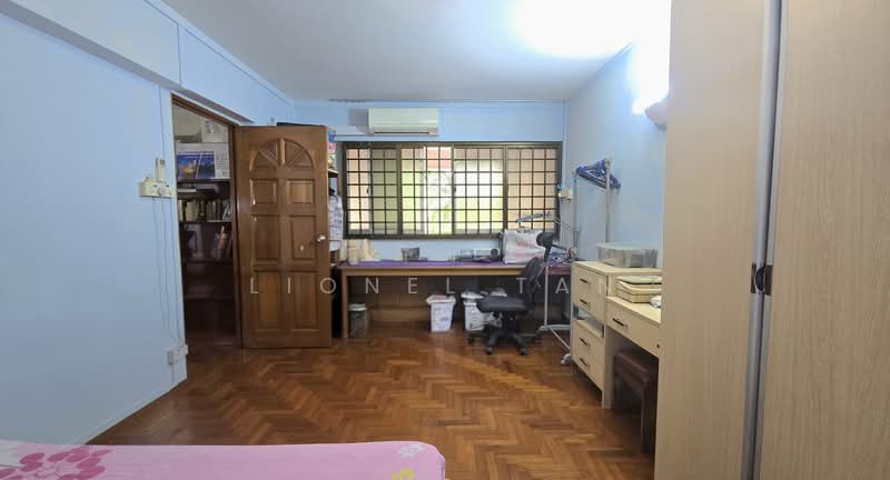 350 Choa Chu Kang Central, 350 Choa Chu Kang Central, 4 Bedrooms, 1,572 sqft, HDB Flat For Sale, by Lionel Tan, 60170485 - Master Bedroom - PropertyGuru.com.sg