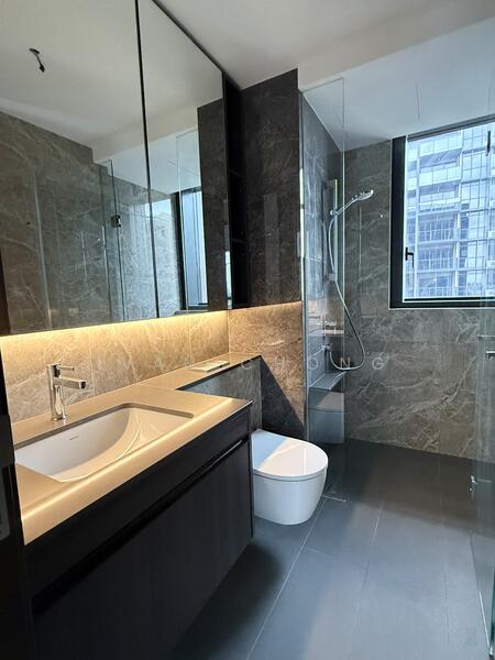 Hotel style common bathrooms