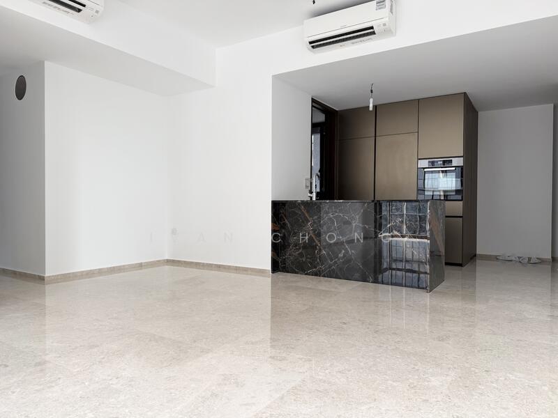 Spacious Dining room