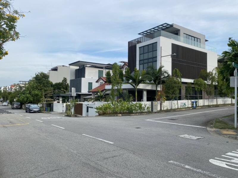 landed opera estate semi D