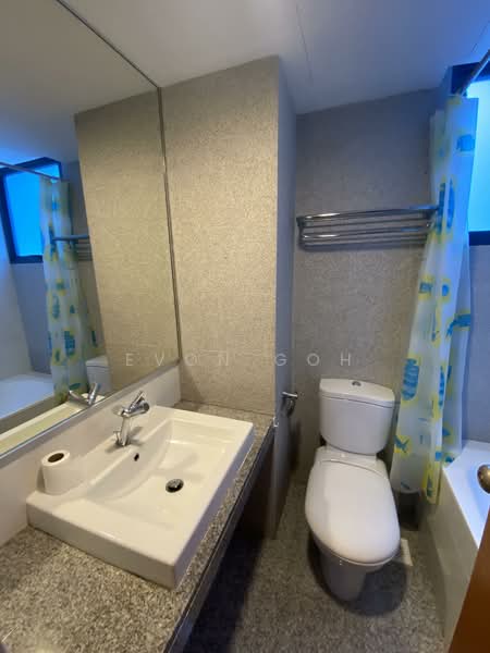 Blue Horizon, 21 West Coast Crescent, 2 Bedrooms, 926 sqft, Condominium For Rent, by Evon Goh, 60170787 - Bathroom - PropertyGuru.com.sg