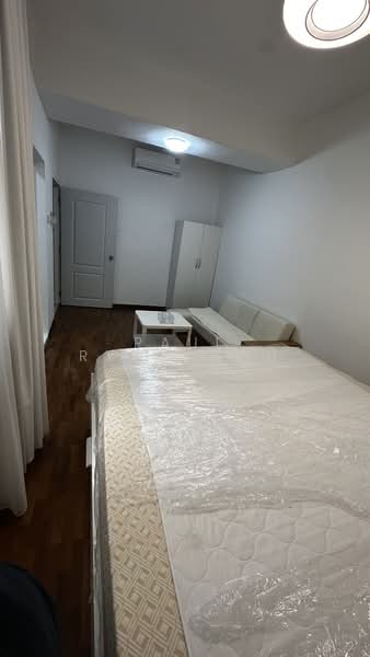 Beach Road room rental, , Room Rental, 120 sqft, Apartment For Rent, by Paul Ryan Soh, 60171090 - Bedroom - PropertyGuru.com.sg
