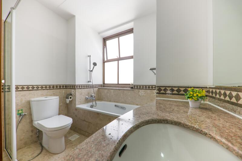 289 Tanah Merah Kechil - MBR5 Bath