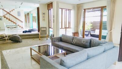 For Sale - Rare 3 Storey Detached with Private Pool in Holland Road