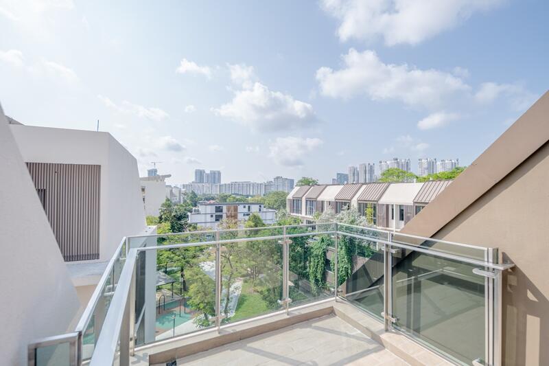 Second level Balcony