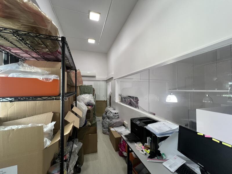 Oxley BizHub, 61 Ubi Road 1, 1,690 sqft, Light Industrial (B1) For Sale, by Lo Jing Long, 60171225 - CommercialGuru.com.sg