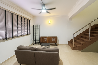 For Sale - 633 Hougang Avenue 8