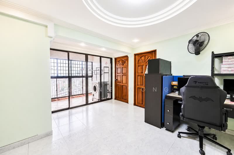 460 Ang Mo Kio Avenue 10, 460 Ang Mo Kio Avenue 10, 3 Bedrooms, 1,292 sqft, HDB Flat For Sale, by Elaine Wong, 60171547 - Balcony - PropertyGuru.com.sg