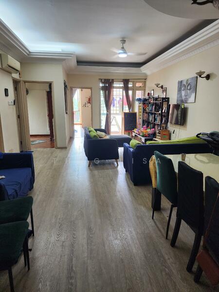 Long spacious Living Room