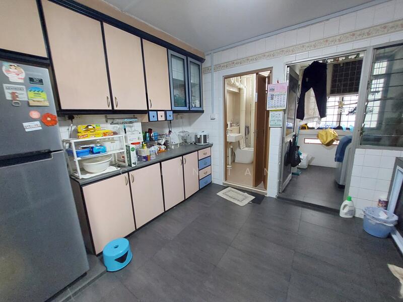 Large Regular Shaped Kitchen