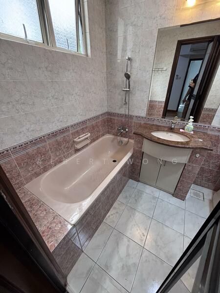 Toilet Master Bedroom