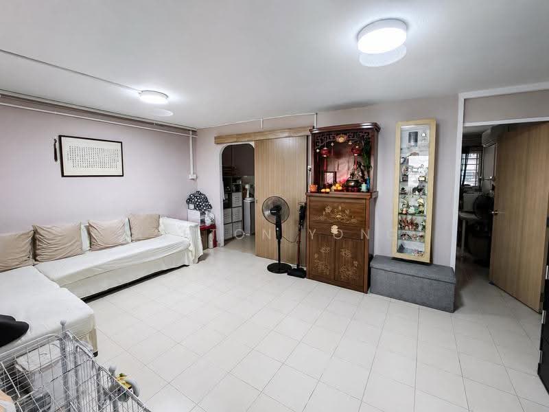 128 Bedok Reservoir Road, 128 Bedok Reservoir Road, Bedok / Upper East Coast, 3 Bedrooms, 904 sqft, HDB Flat For Sale, by Ashton Yong, 60171641 - Living Room - PropertyGuru.com.sg