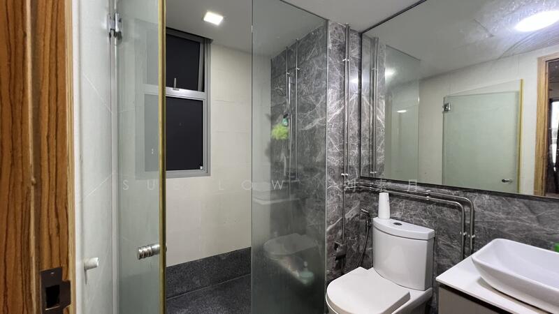 Modern master bath