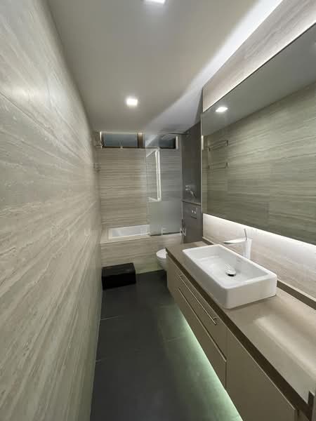 Nim Gardens, 71 Nim Road, 3 Bedrooms, 2,217 sqft, Condominium For Rent, by LIU Chen Yin, 60171671 - Master Bathroom - PropertyGuru.com.sg