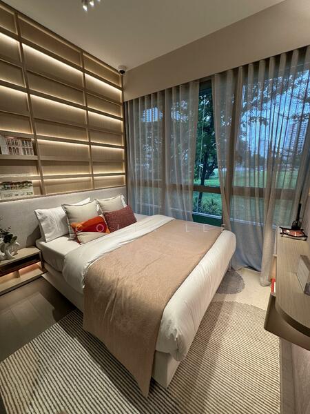 Promenade Peak, 1 Zion Road, Alexandra / Commonwealth, 3 Bedrooms, 1,033 sqft, Condominium For Sale, by Colin Lee, 60171942 - Master Bedroom - PropertyGuru.com.sg