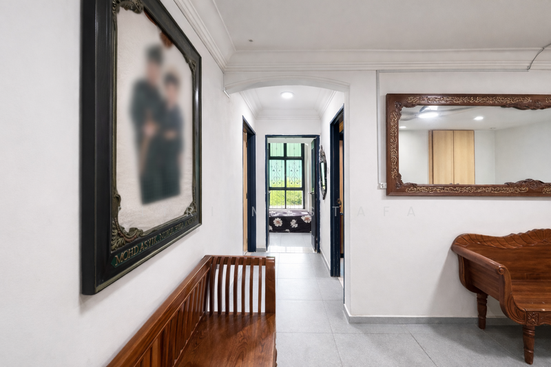 472 Segar Road HDB Flat For Sale at S$ 500,000 | PropertyGuru Singapore - Corridor