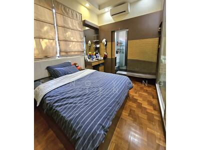 For Sale - Don’t Miss This Value Buy For Huge Land Semi D!