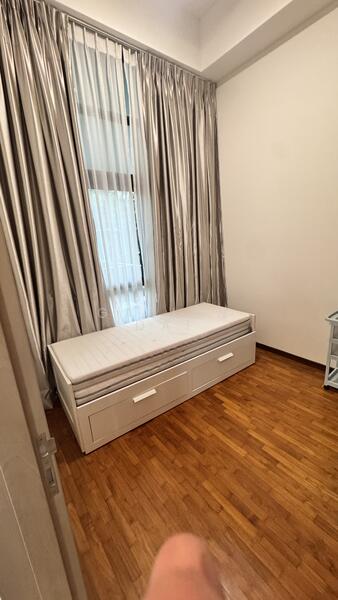 J Gateway, 2 Gateway Drive, 2 Bedrooms, 990 sqft, Condominium For Rent, by Gallen Dai, 60172416 - Bedroom - PropertyGuru.com.sg