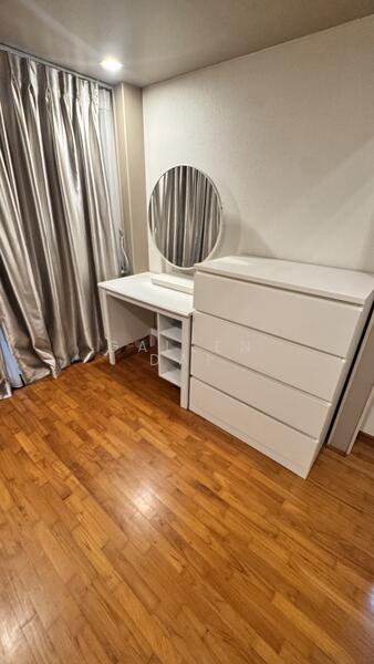 J Gateway, 2 Gateway Drive, 2 Bedrooms, 990 sqft, Condominium For Rent, by Gallen Dai, 60172416 - Bedroom - PropertyGuru.com.sg