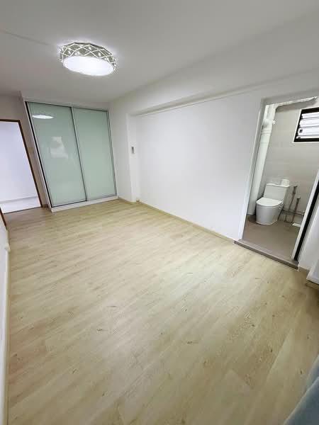 50 Lorong 5 Toa Payoh, 50 Lorong 5 Toa Payoh, 4 Bedrooms, 1,356 sqft, HDB Flat For Sale, by Shirley Zhang, 60172502 - Master bedroom - PropertyGuru.com.sg