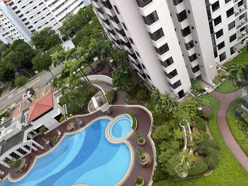 The Mayfair, 1 Jurong East Street 32, 3 Bedrooms, 1,200 sqft, Condominium For Rent, by Fraser Kan, 60172705 - Pool - PropertyGuru.com.sg