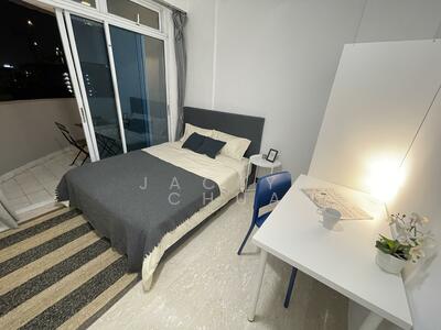 For Rent - La Crystal