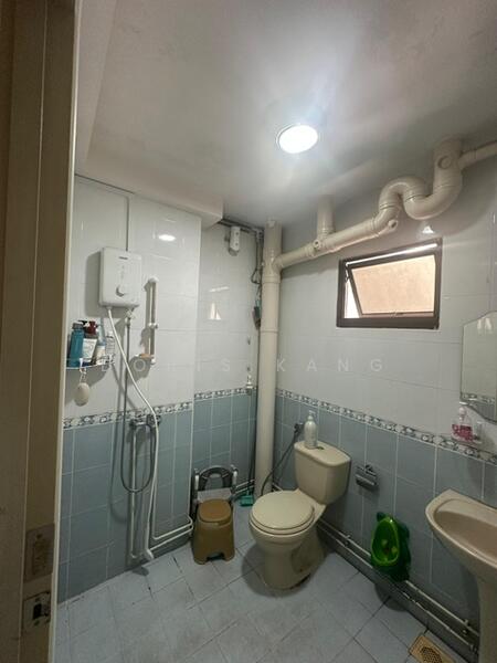 For Rent - 359A Admiralty Drive