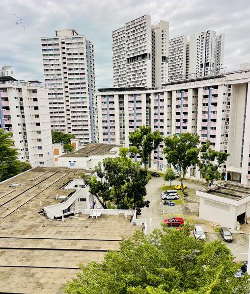 Open view from both sides ! Breezy unit
