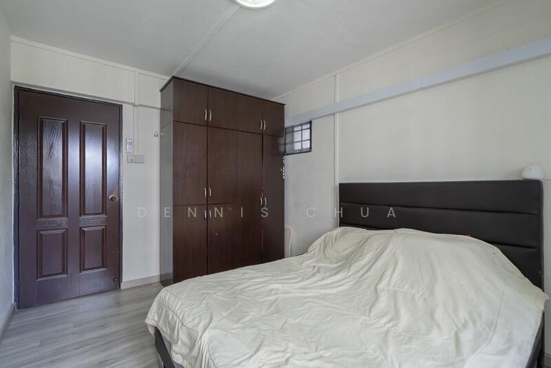 123 Yishun Street 11 HDB Flat For Sale at S$ 480,000 | PropertyGuru Singapore - Master Bedroom