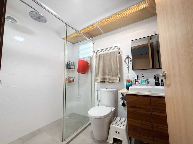 Bath / WC 1