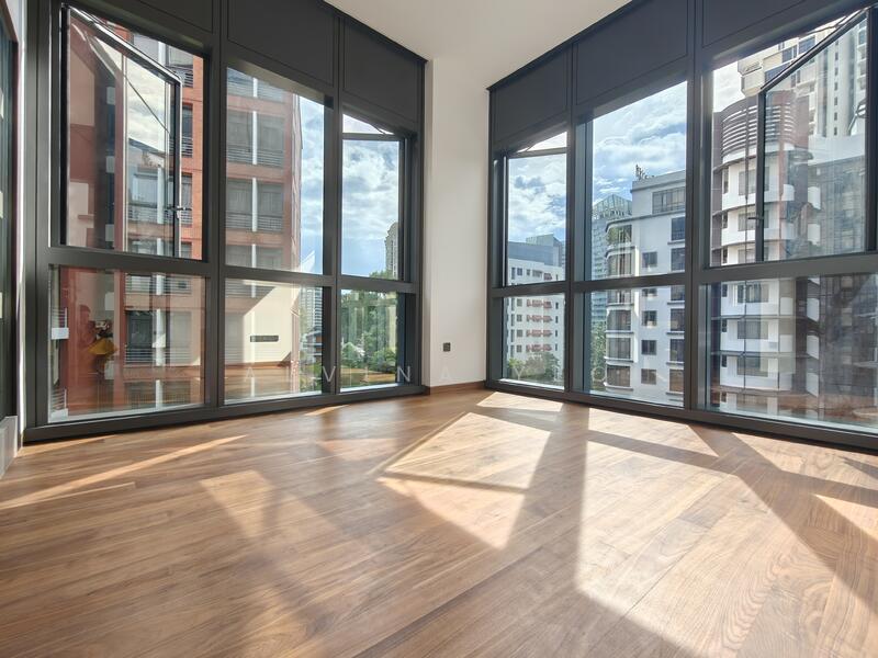 Master bedroom - bright and well vent