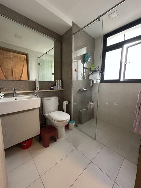Master bedroom attached bathroom